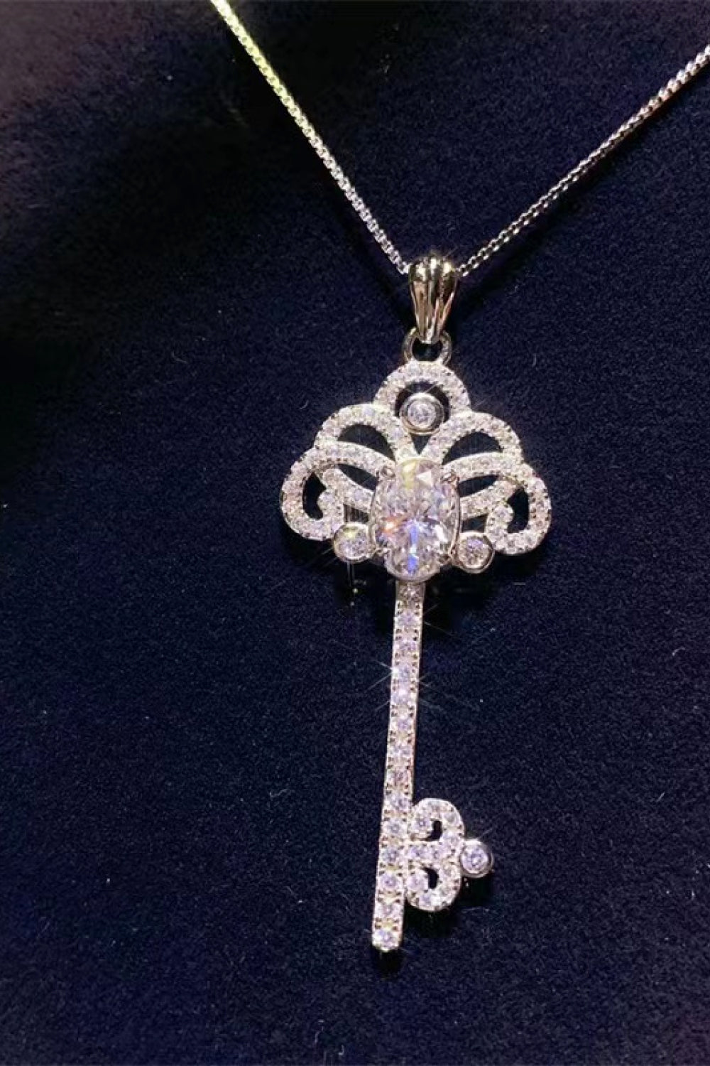 1 Carat Moissanite Key Pendant Necklace 089f6f3002b34fb7970fbc88d04caede-Max Trendsi
