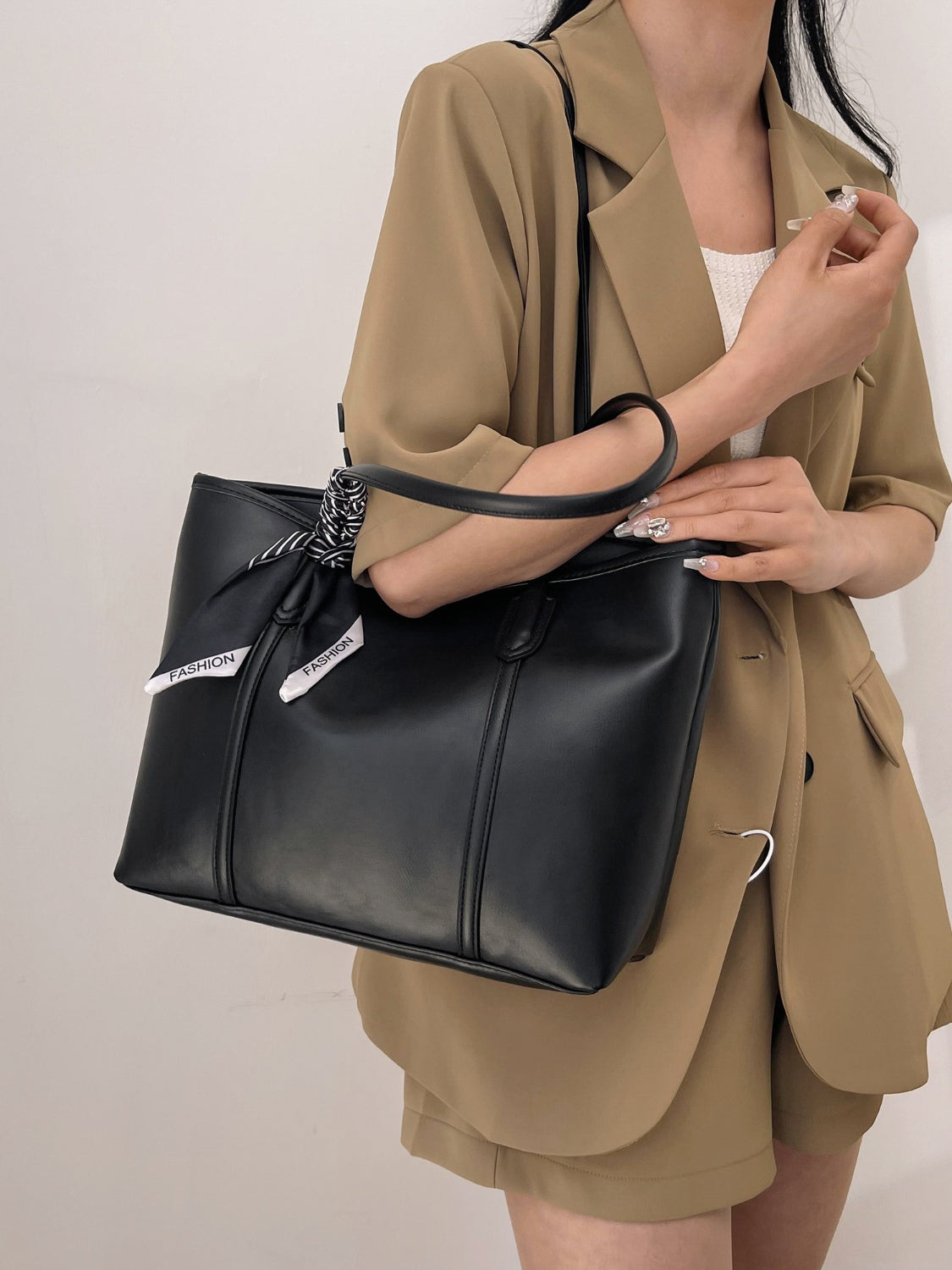 PU Leather Tote Bag 0d4151f8-55ee-4da2-9616-989fa1e4a351-Max Trendsi
