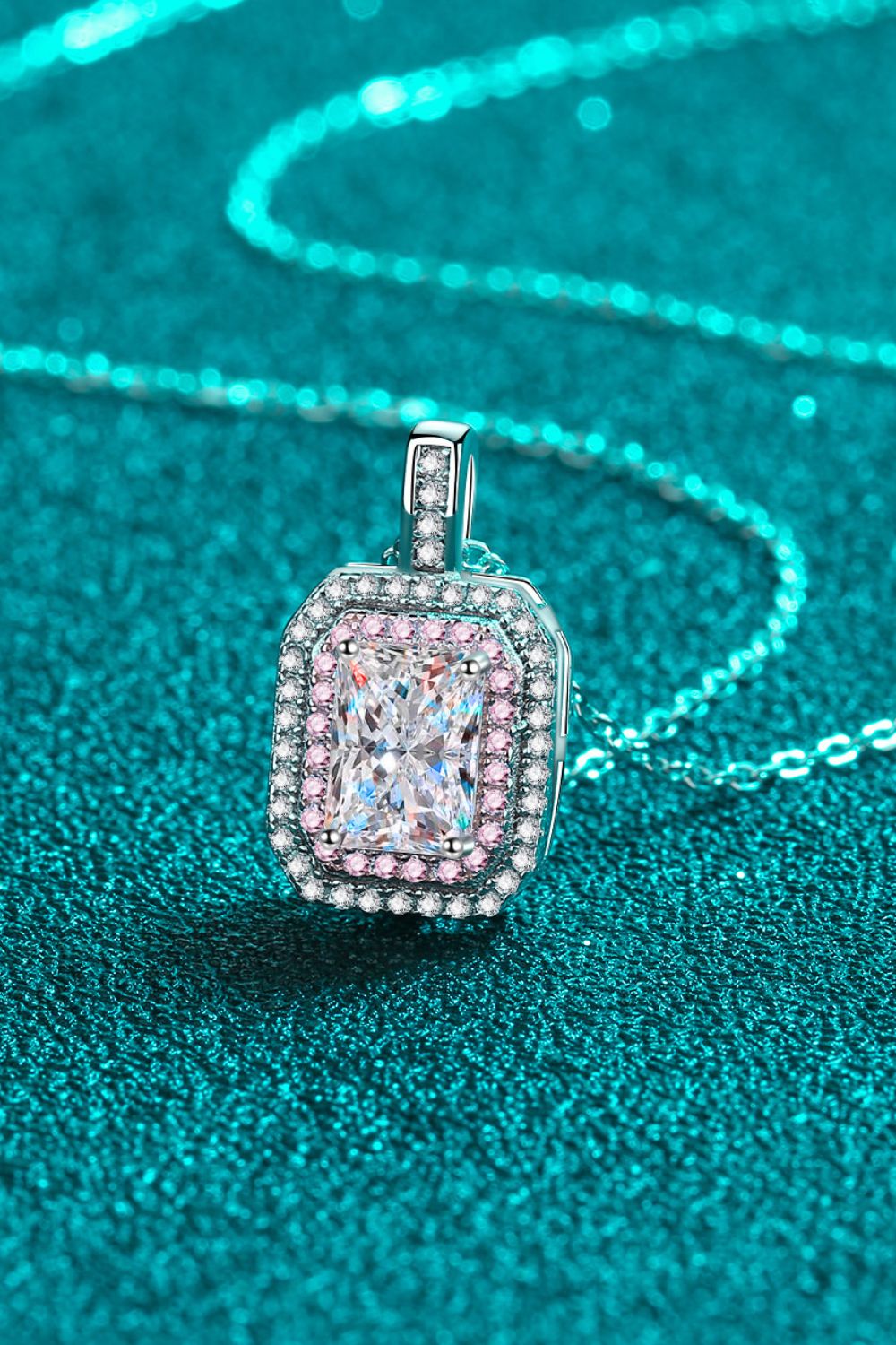 1 Carat Moissanite Geometric Pendant Chain Necklace 0d9e2b0fc33c40e2ac644a3f73b4b80c-Max Trendsi