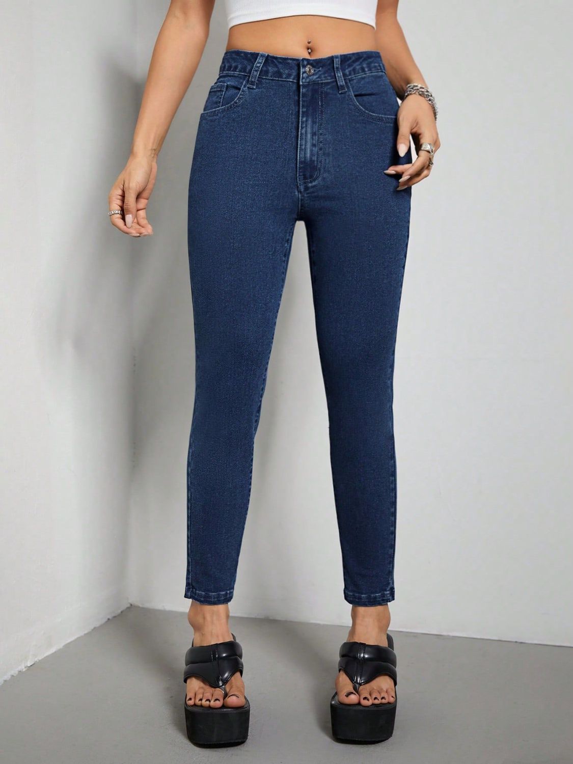 Skinny Jeans with Pockets Dark 0e5cad17-6d33-4a2b-9add-a756a6d301c0-Max Trendsi