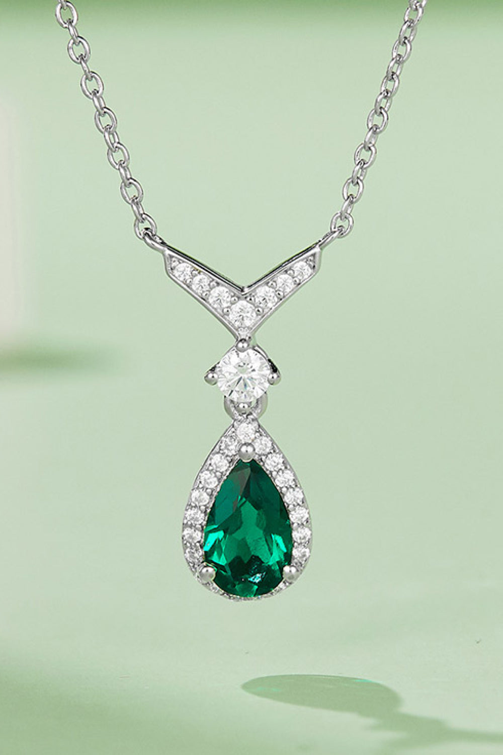 Lab-Grown Emerald Teardrop Necklace 133dbe108be94af697b873869b000cda-Max Trendsi