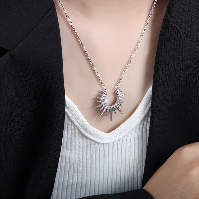 18K gold trendy and fashionable C-shaped star design simple style necklace Silver 1800a1d3-1e97-44c0-b72d-7b7b347ae846 Artshiney