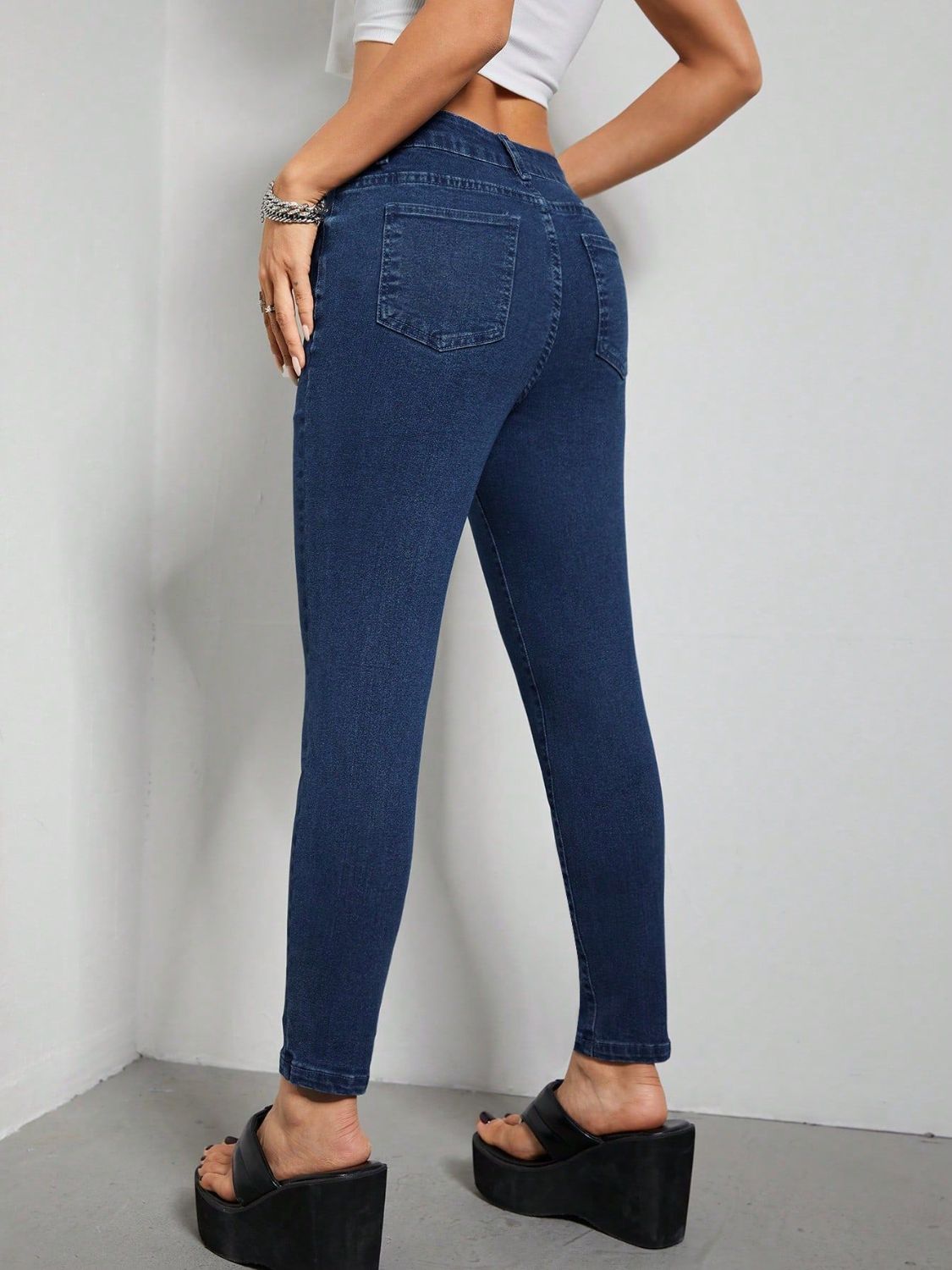Skinny Jeans with Pockets 1b6b6137-fe88-4f29-8c40-ea9630801f49-Max Trendsi
