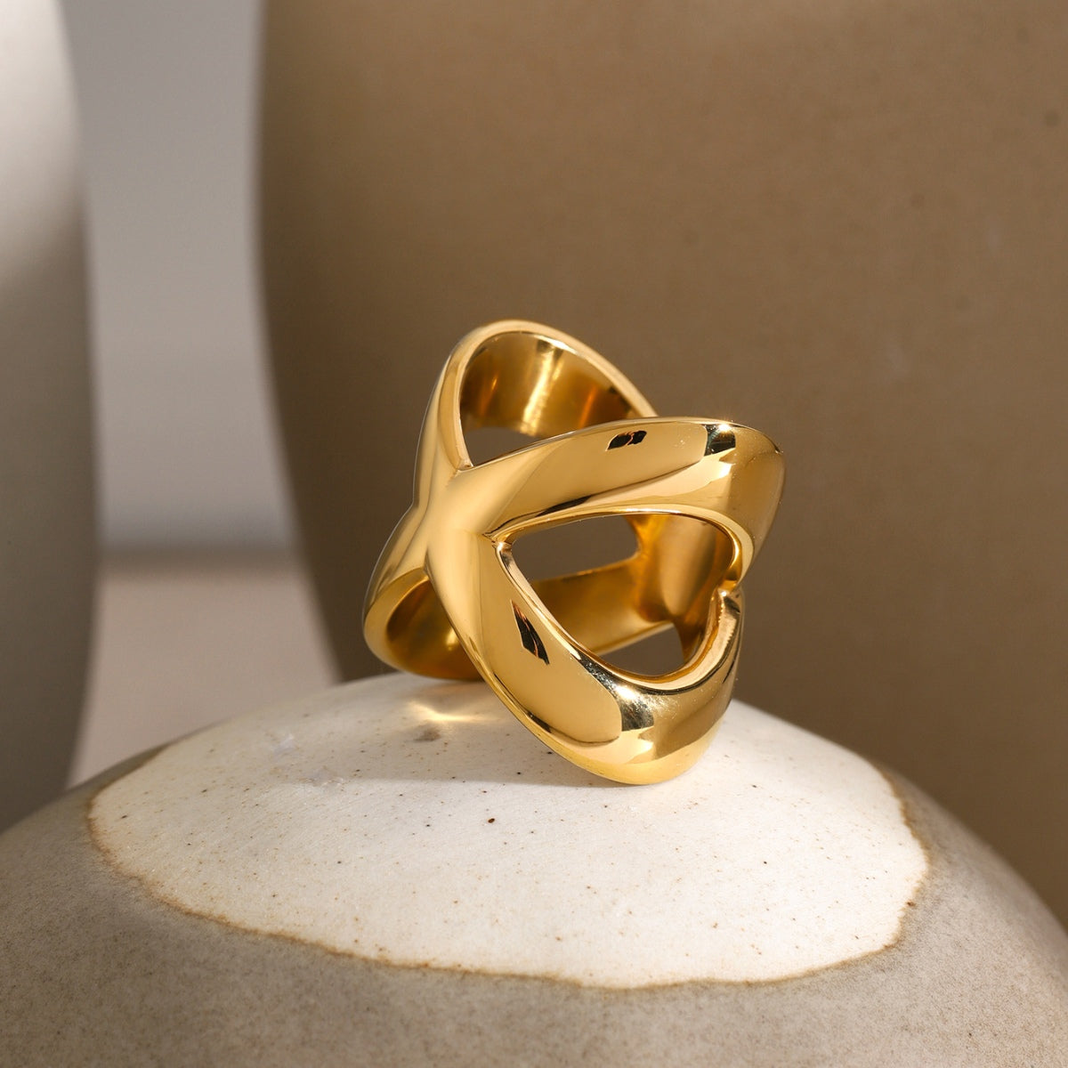 18K Gold-Plated Crisscross Ring 1d463771-ccf0-41bc-b55a-611dd0e8871b-Max Trendsi