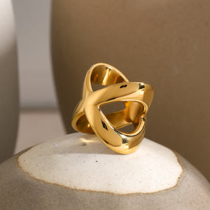 18K Gold-Plated Crisscross Ring 1d463771-ccf0-41bc-b55a-611dd0e8871b-Max Trendsi