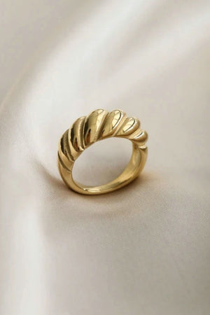 Gold Twisted Ring 1f04b5198cc5479a89d30d76ae8fcdec-Max Trendsi
