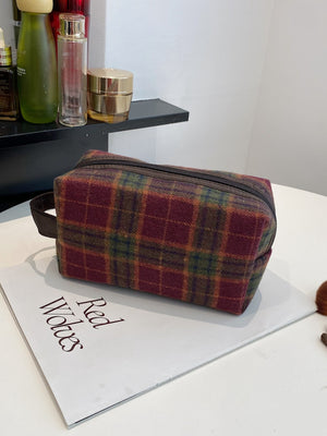 Contrast Plaid Clutch with Zipper 204d9d22-12b4-490e-9f38-a49e84f8e34b-Max Trendsi