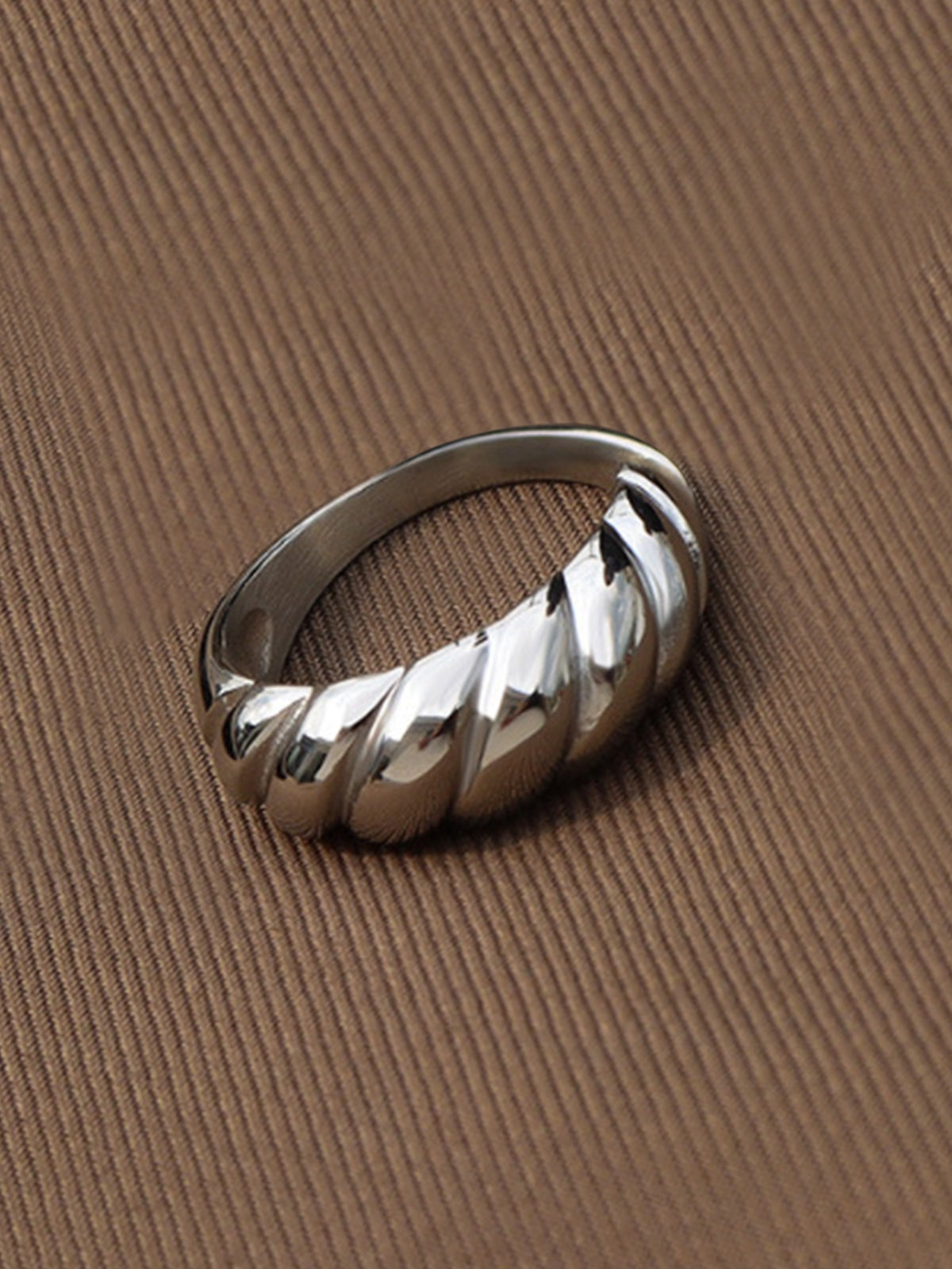 Ribbed Titanium Steel Ring 2126b0d9-9225-47cd-8dc8-6db4f2d0cd6a-Max Trendsi