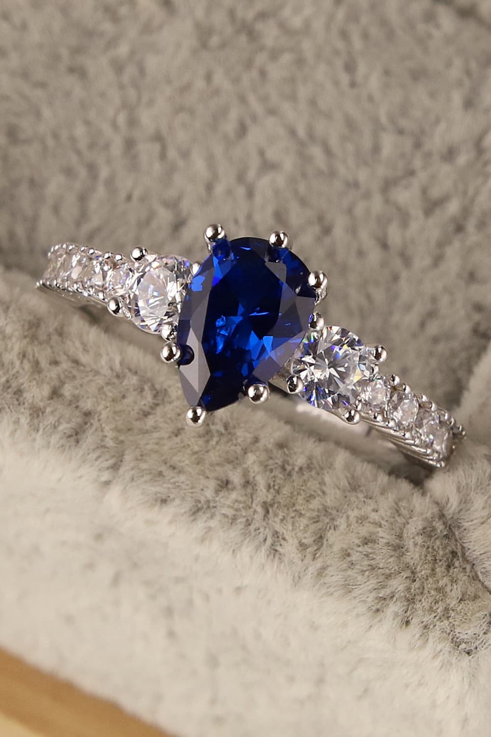 Spinel Pear Shape Ring 23659402e3534de08ac54a534f4752f6-Max Trendsi