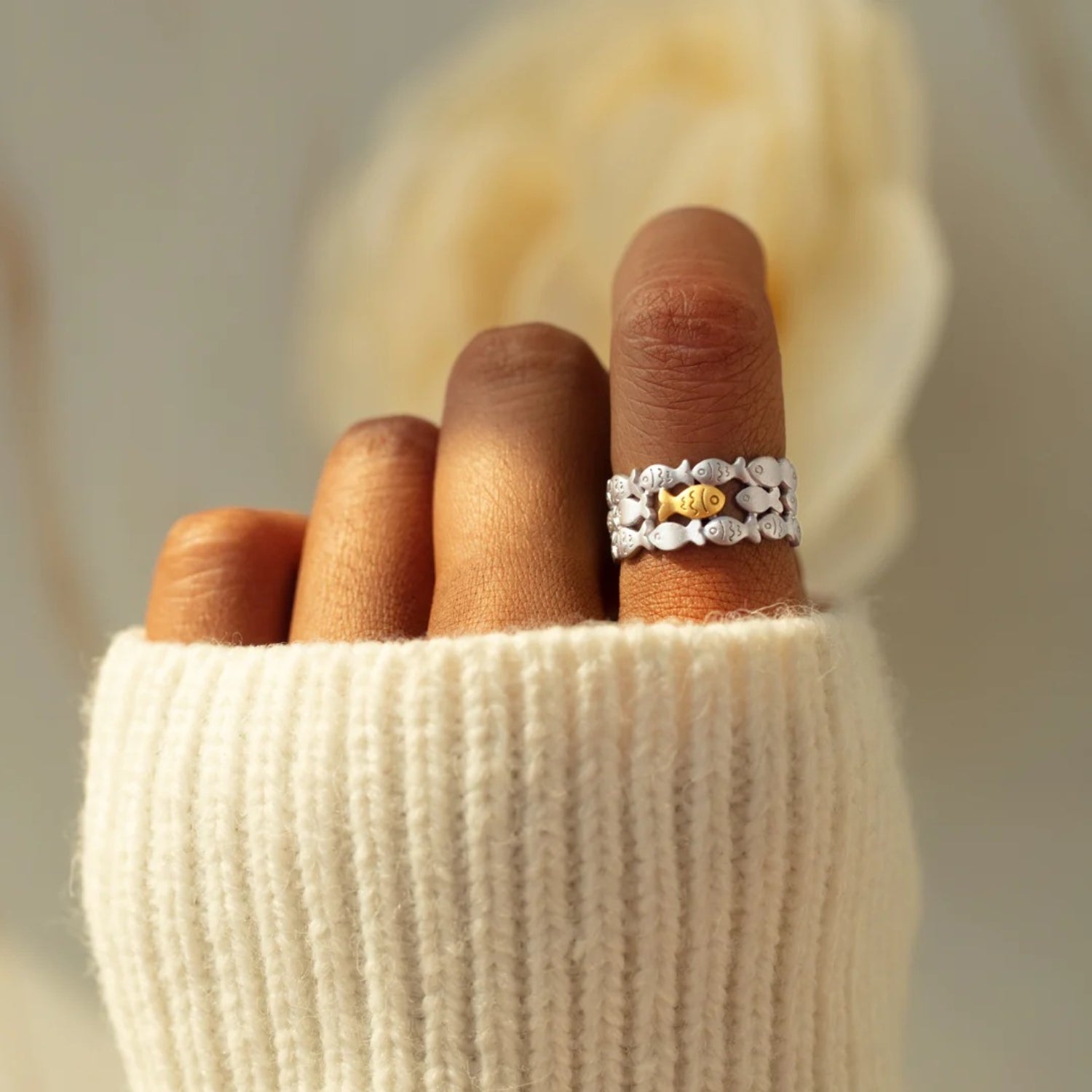 925 Sterling Silver Fish Open Ring 29f56915-fc86-4702-945b-33836898fc4a-Max Trendsi