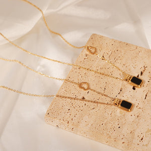 18K gold classic fashionable square plate inlaid gemstone design versatile necklace 2ceb5c9c-1bc8-4773-881c-92d4014f6b5e Artshiney