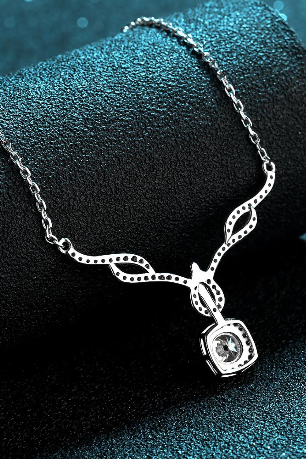Right On Trend Moissanite Pendant Necklace 2e99c1d0682640f79e409a39310ceebb-Max Trendsi
