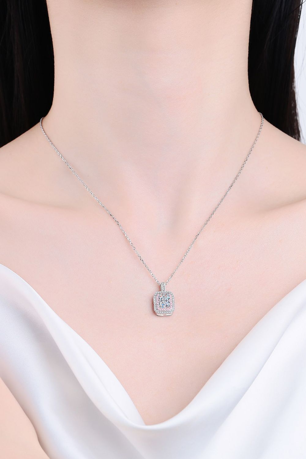 1 Carat Moissanite Geometric Pendant Chain Necklace 31a853f0525f428da90acab30b3d965f-Max Trendsi