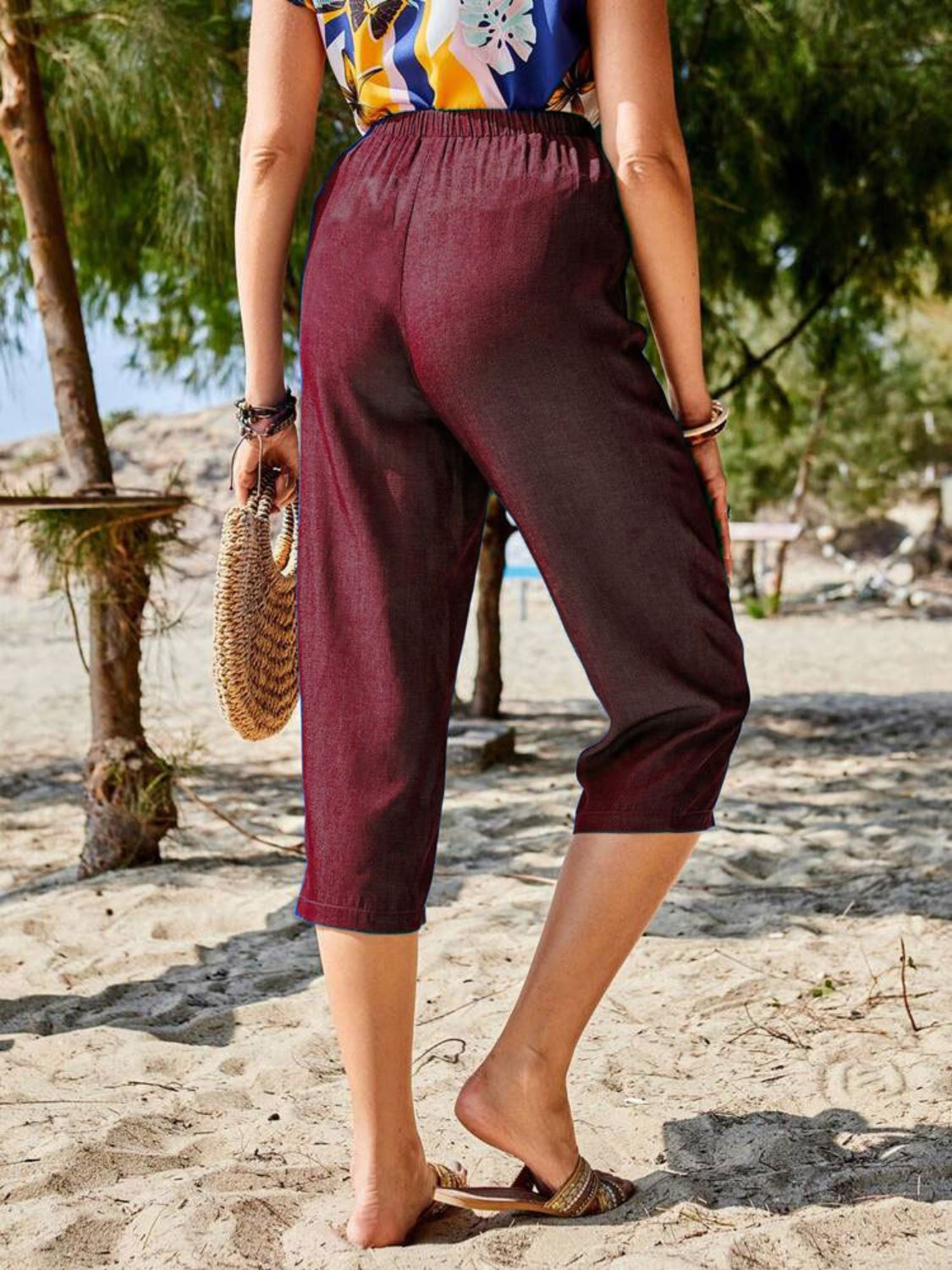 Pocketed Elastic Waist Capris 361ff2f3-4857-4258-9d05-fbcecd683250-Max Trendsi