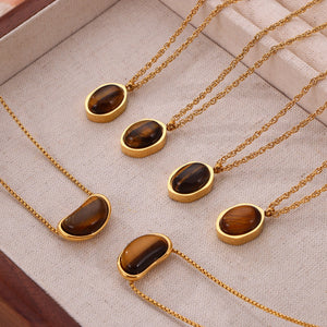 18K gold exquisite and noble geometric inlaid gemstone design simple style pendant necklace 375ddbd7-f59e-44d7-935c-cba31a58a0e9 Glownestbest