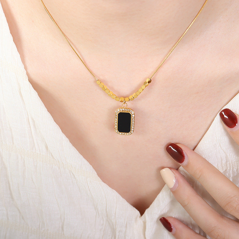 18K gold fashionable simple irregular baguette gem-set diamond and geometric square design versatile necklace 37c927c4-c3d1-4540-b6a4-b8bc7fc5b1f0 Artshiney