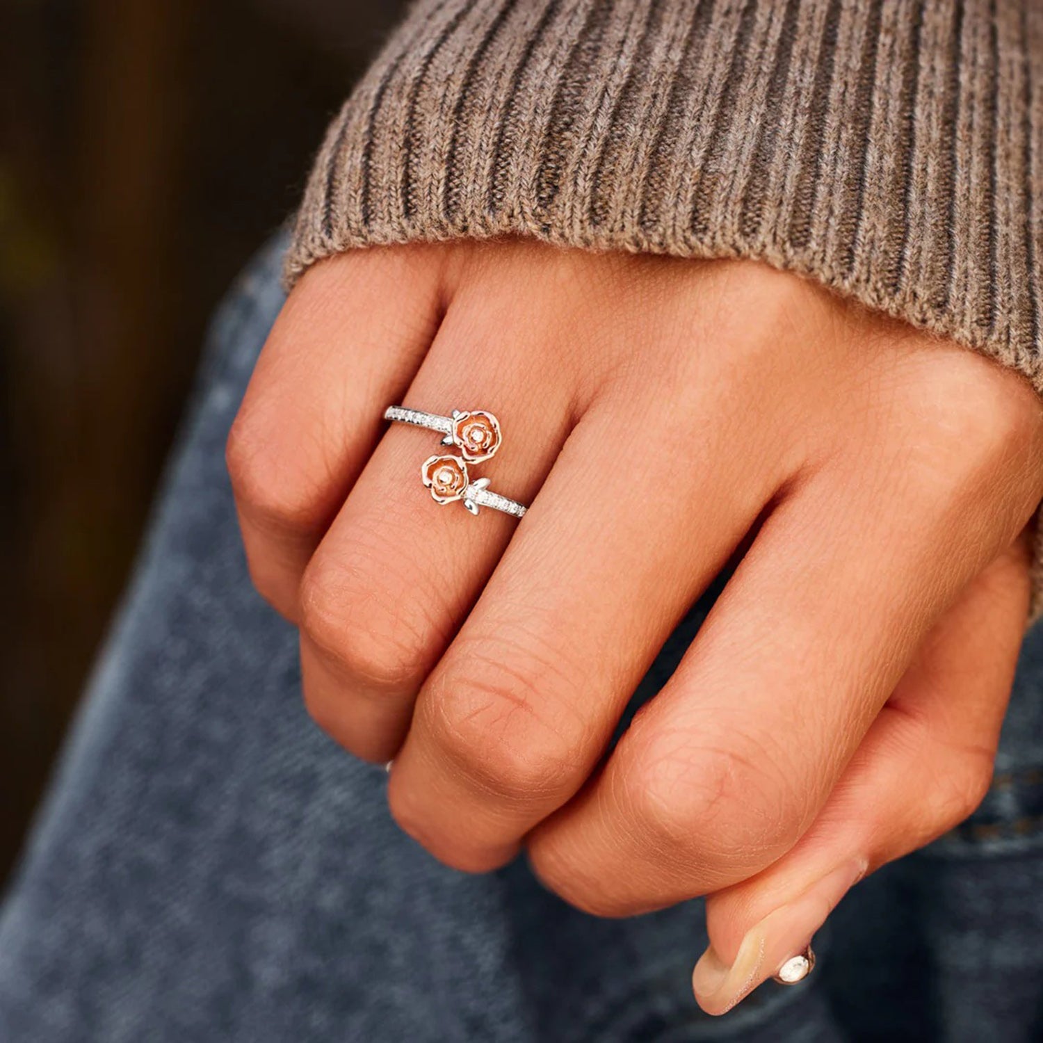Rose Shape Inlaid Zircon Bypass Ring 3ae56cf4-f5ca-488f-bfad-531da66e6e17-Max Trendsi