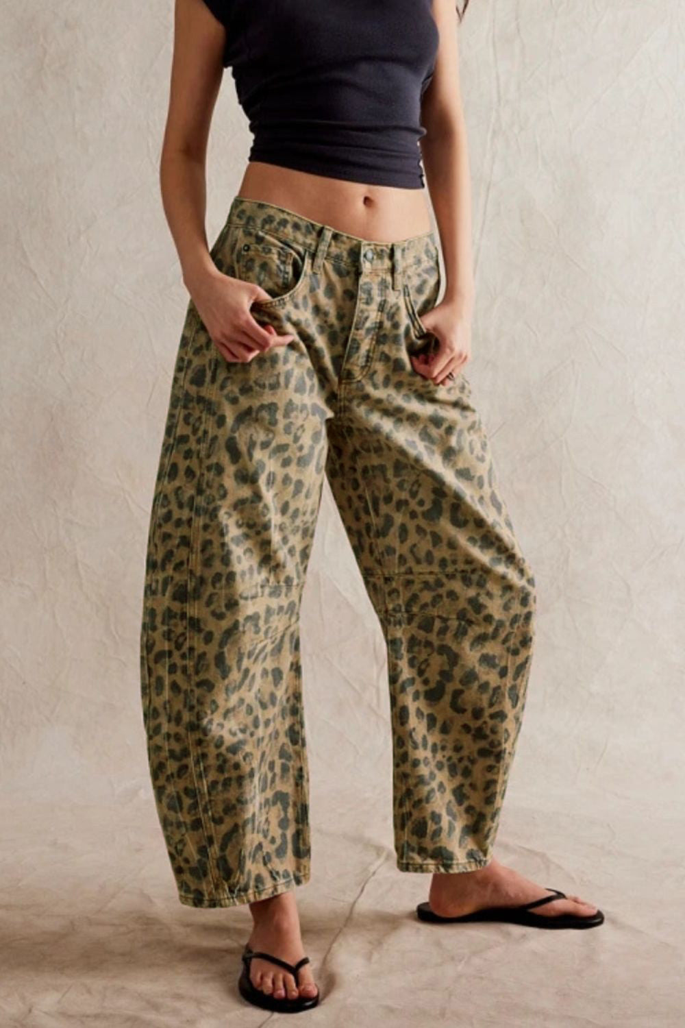 Wide Leg Jeans with Pockets Leopard 3ce66c74-37d6-436f-b55d-81ddf03170bc-Max Trendsi