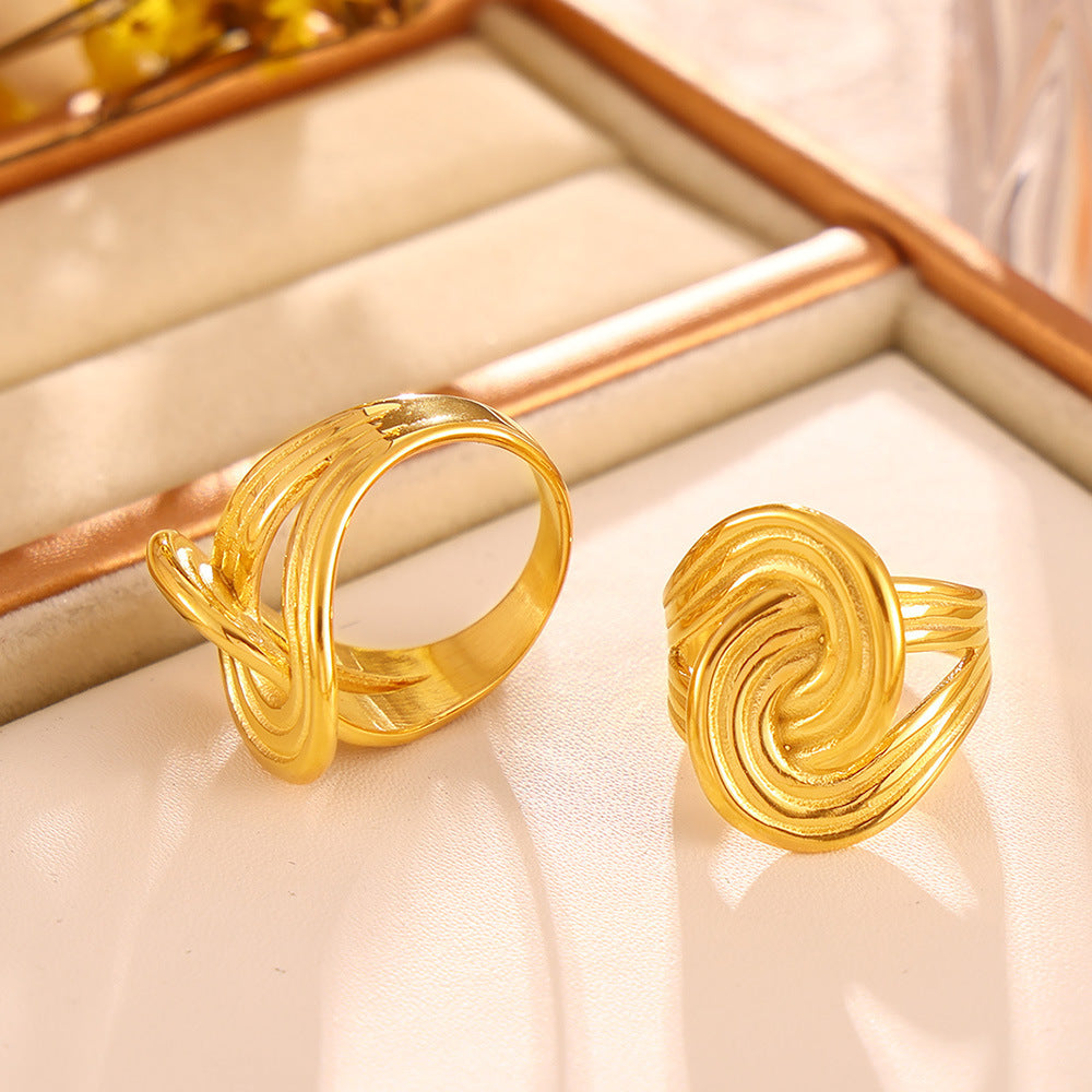 18K Gold-Plated Twisted Ring 3d3482f0-cb77-4b15-a861-eae6c1c68a10-Max Trendsi