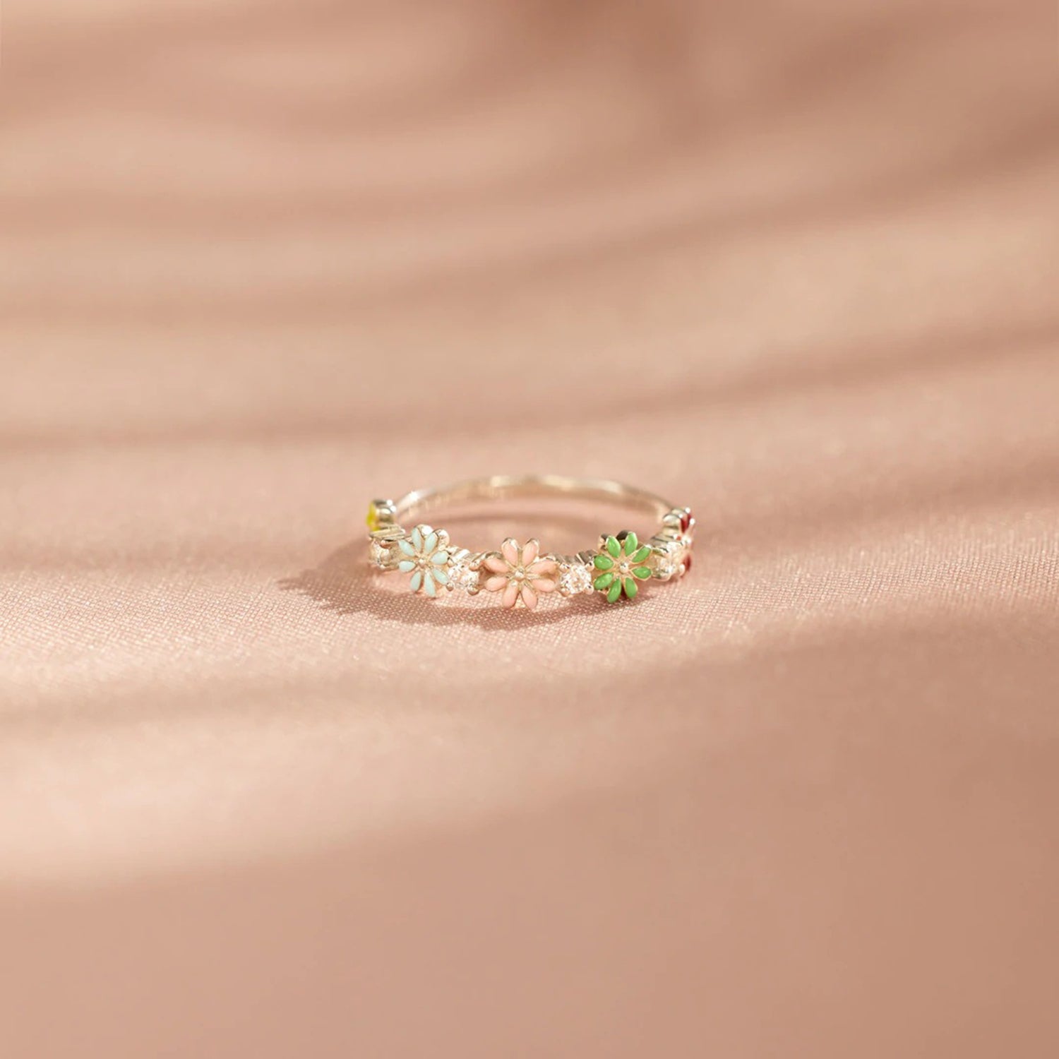 Flower Shape 925 Sterling Silver Zircon Ring 3d585913-911e-42fe-a762-4e71f894cf7a-Max Trendsi