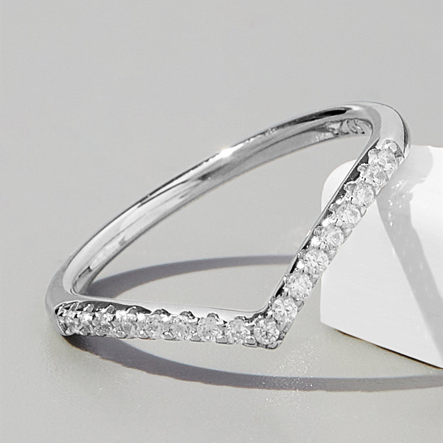 V Shape Inlaid Zircon 925 Sterling Silver Ring 3f054262-dee7-4b24-b77f-e986e1a767f4-Max Trendsi