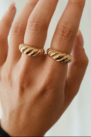Gold Twisted Ring 3fe5e585da0146f9bedf024d882b2795-Max Trendsi