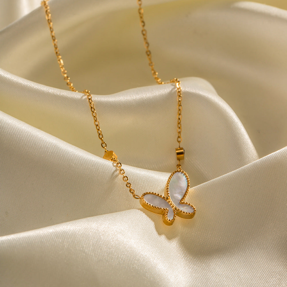 18K Gold Exquisite Fashion Butterfly Inlaid Diamond Design Versatile Necklace 41f1d340-e2a4-4a3e-8134-eda598dc0dcd Artshiney