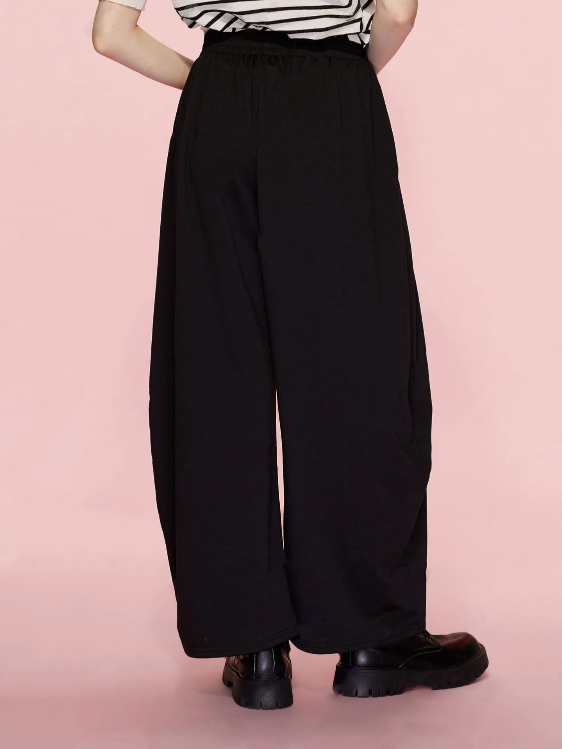 Elastic Waist Wide Leg Pants with Pockets 42818f9e-8424-489b-96fd-4848f5ef6d66-Max Trendsi
