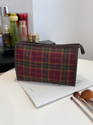 Contrast Plaid Clutch with Zipper 47194644-3742-4f7f-ad6e-b7a47afb4795-Max Trendsi