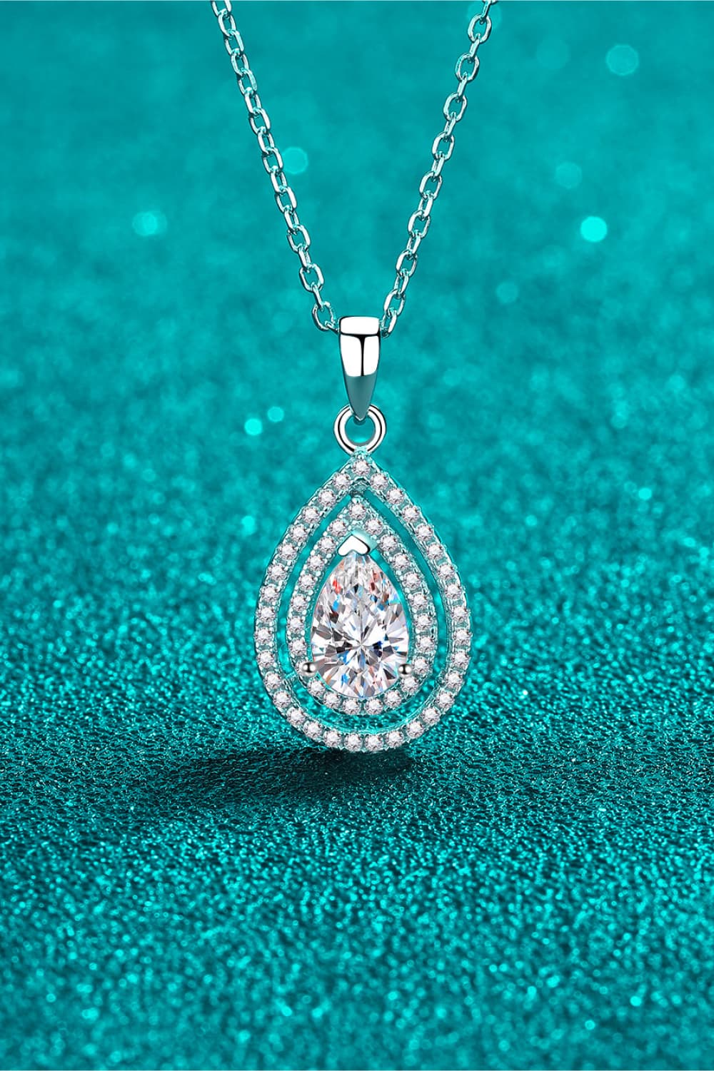 1 Carat Moissanite Teardrop Pendant Necklace 48377b167e644fc0a3f7912051e6419d-Max Trendsi