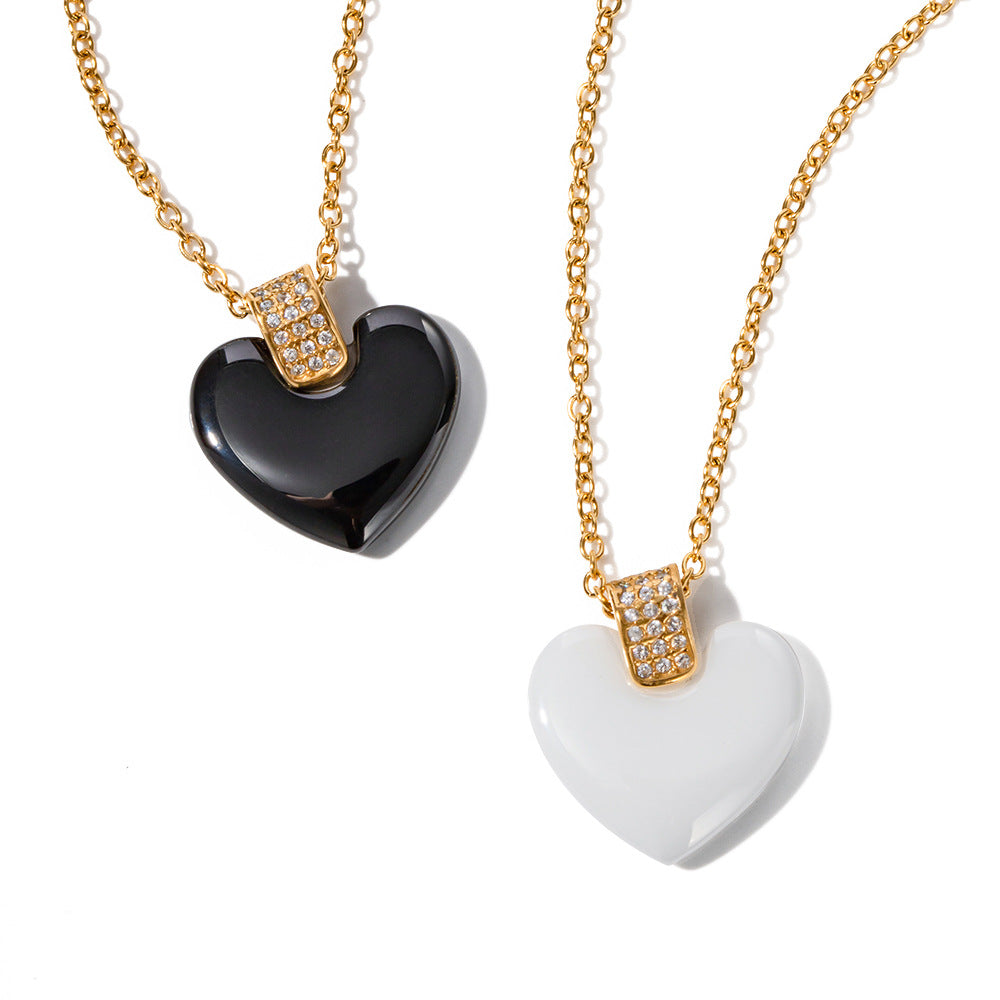18K Gold Exquisite Personality Square Diamond and Heart Shape Ceramic Pendant Necklace 49941128-df67-4914-ae28-359e4352424d Artshiney