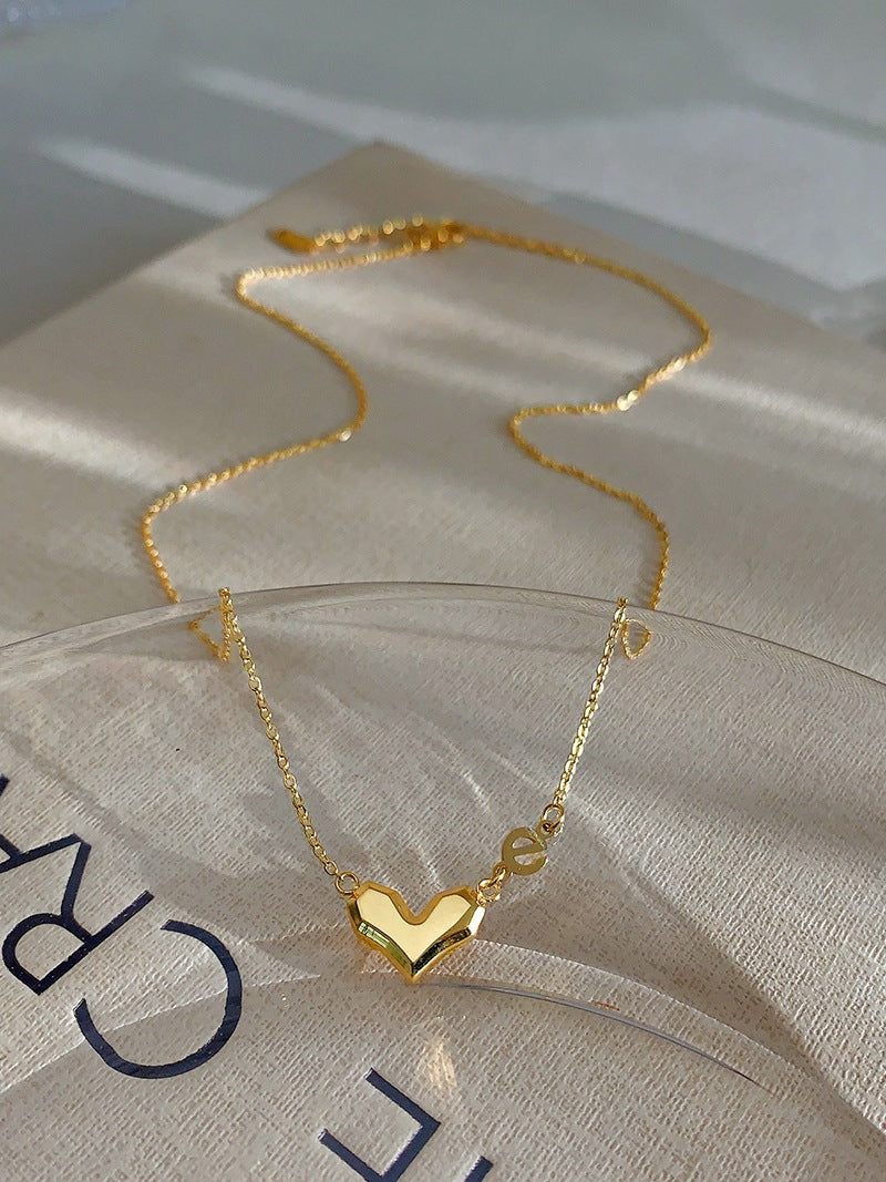 18K gold noble love heart with letter "e" design light luxury style necklace 573f029c-6ad7-4c7b-a629-ab3e6e96cb37 Artshiney