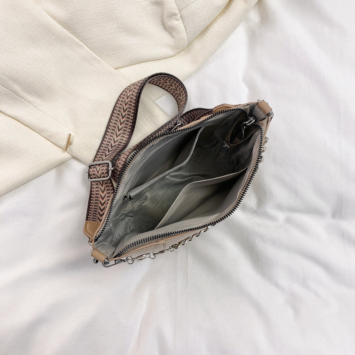 PU Leather Chain Trim Crossbody Bag 58d4236b-4084-4c81-a32d-87d5e1b6f138-Max Trendsi