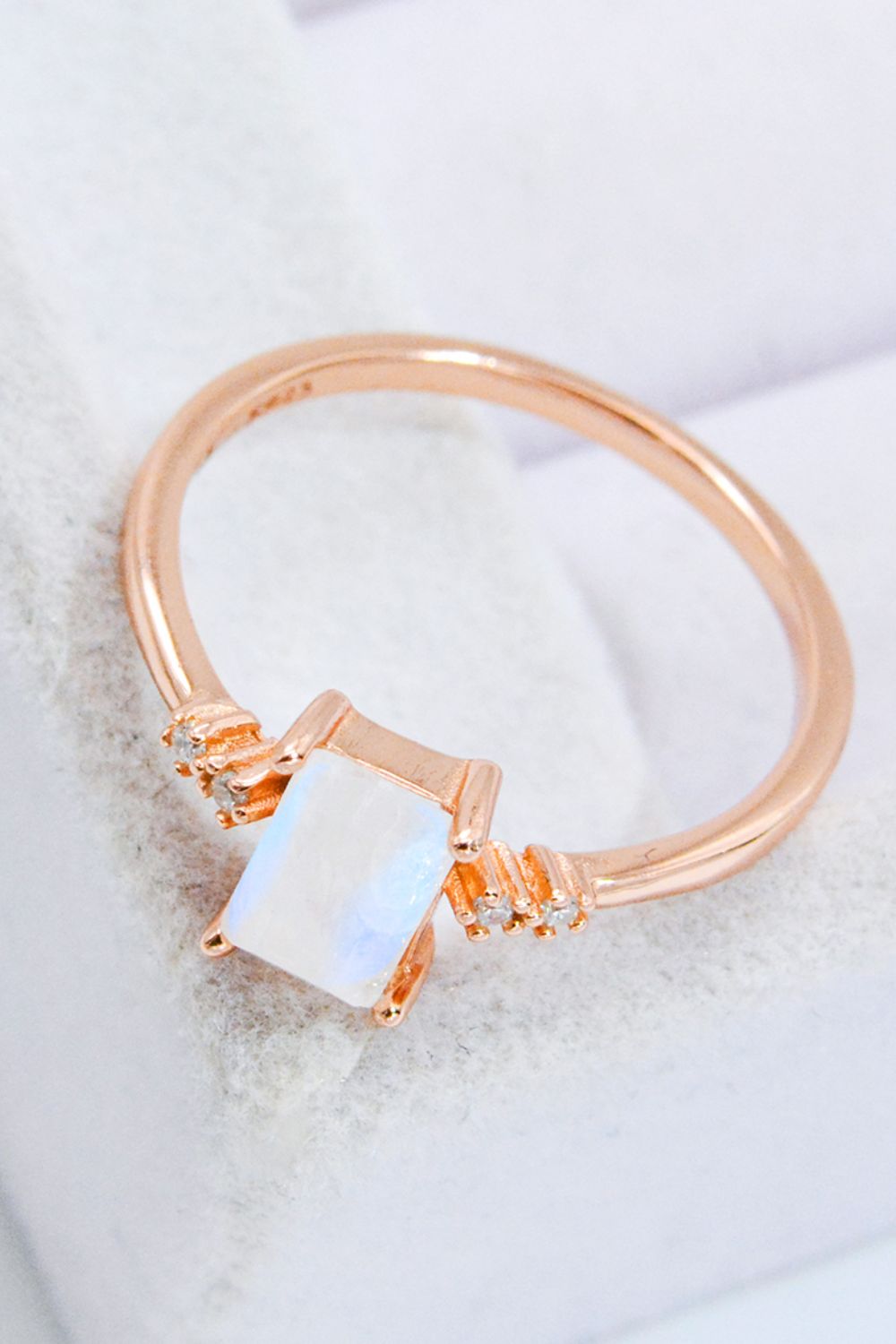 Rectangle Natural Moonstone Ring 5a9954822daa4268864467ddebc11f5c-Max Trendsi