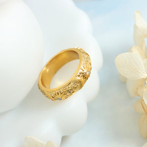 Titanium Steel Inlaid Zircon Embossed Ring 5a995974-a2a7-4de7-ba2a-5175abb9954a-Max Trendsi