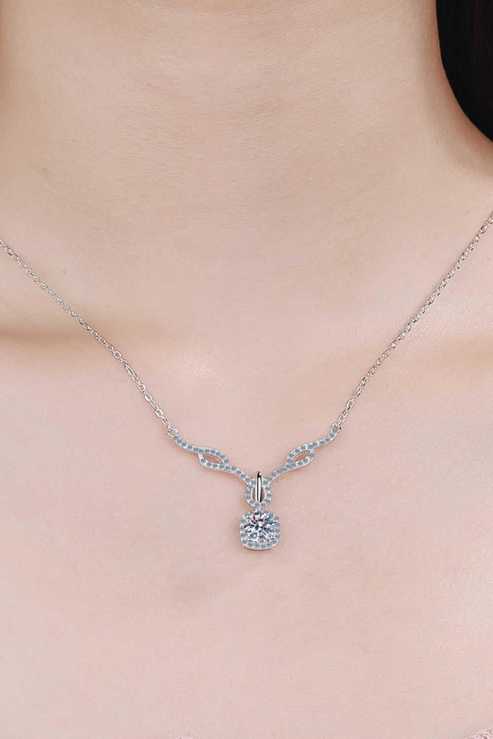 Right On Trend Moissanite Pendant Necklace 5b45a30b0d32403b804b85877e2e1879-Max Trendsi