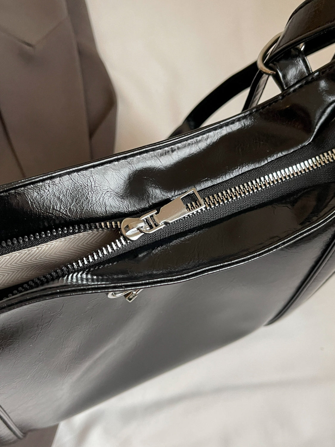 PU Leather Bow Shoulder Bag 5b4cae70-91e3-4535-b97a-f08d35fffe41-Max Trendsi