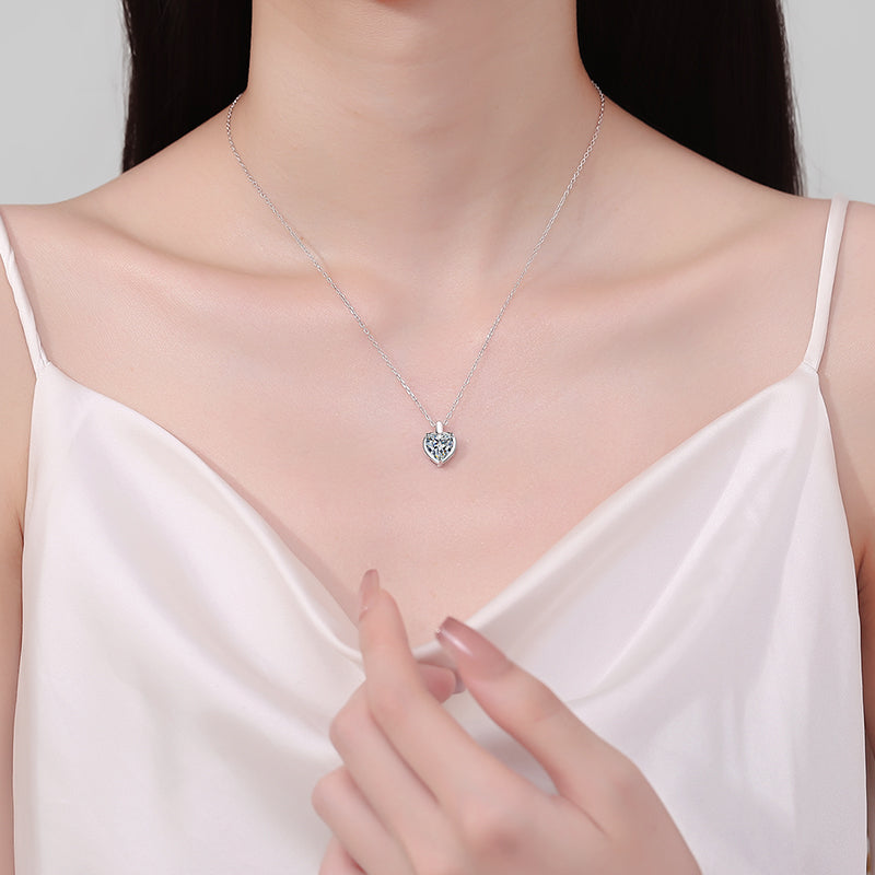 2 Carat Moissanite 925 Sterling Silver Heart Shape Necklace 5ca4e9ec-e242-466c-80c1-03c1a3e2f3b1-Max Trendsi