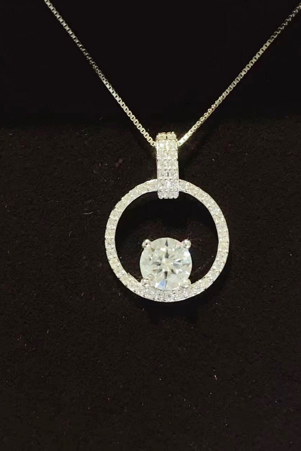 1 Carat Moissanite 925 Sterling Silver Necklace 654a5870970a4c13b925f2afac527ccd-Max Trendsi