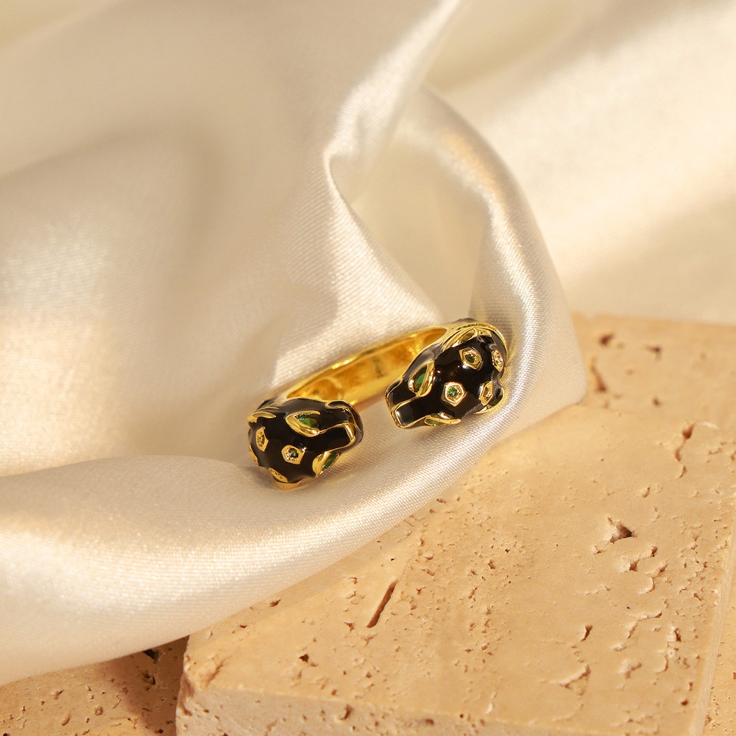 Inlaid Zircon Oil Drip Open Ring 6b73e196-91a7-40da-9626-aa79d38ffe96-Max Trendsi