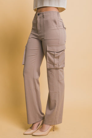 Love Tree High Rise Cargo Pants with Pockets 6d435172-c943-4423-ab94-11a61777f8e5-Max Trendsi