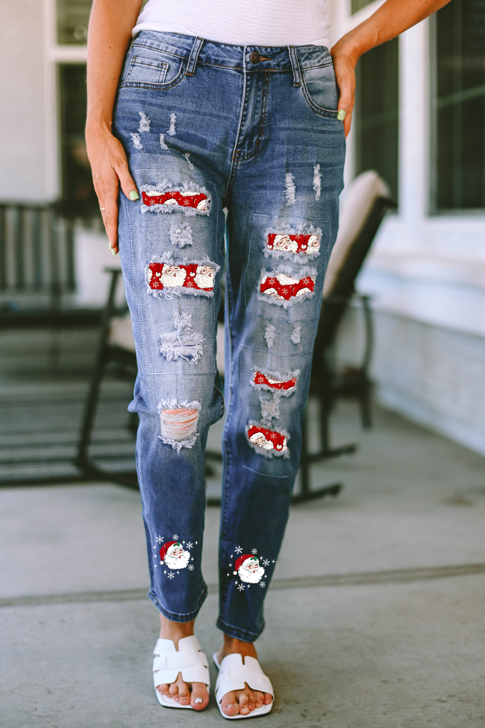 Santa Graphic Distressed Jeans with Pockets Medium 772be994-1806-4732-97a4-6e5bf9075608-Max Trendsi