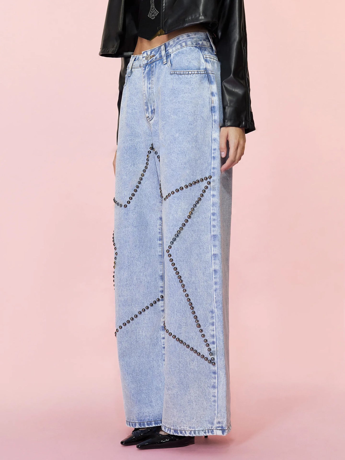 Studded Star Straight Jeans with Pockets 78b80491-5a82-455c-a26c-e82fbe2cb01e-Max Trendsi