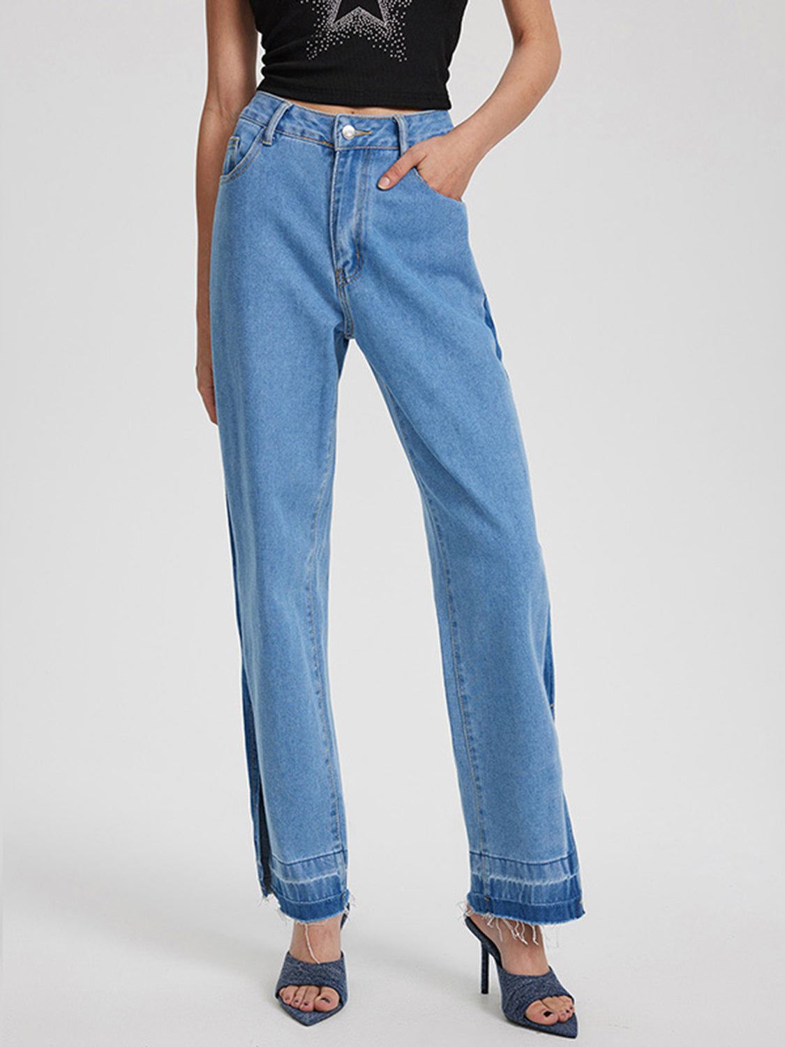 Slit Straight Leg Jeans with Pockets Light 79e7f9bb-3dc3-4600-9e23-1de5ea618f11-Max Trendsi