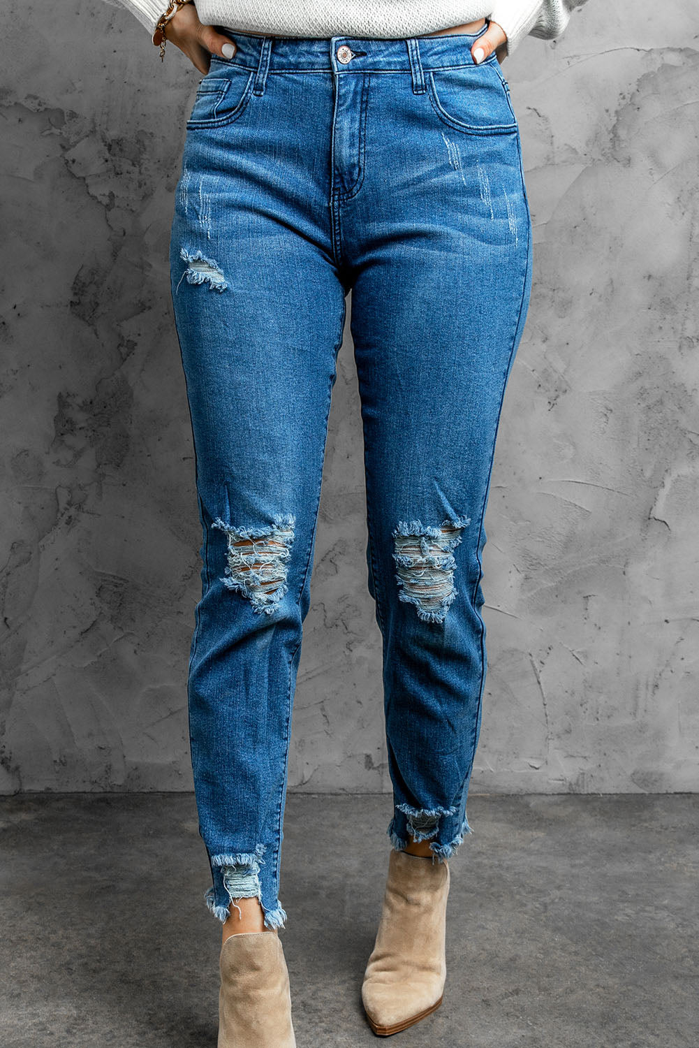 Stylish Distressed Cropped Jeans Medium 8030d24e6b04437c858c9a35cb23e41f-Max Trendsi