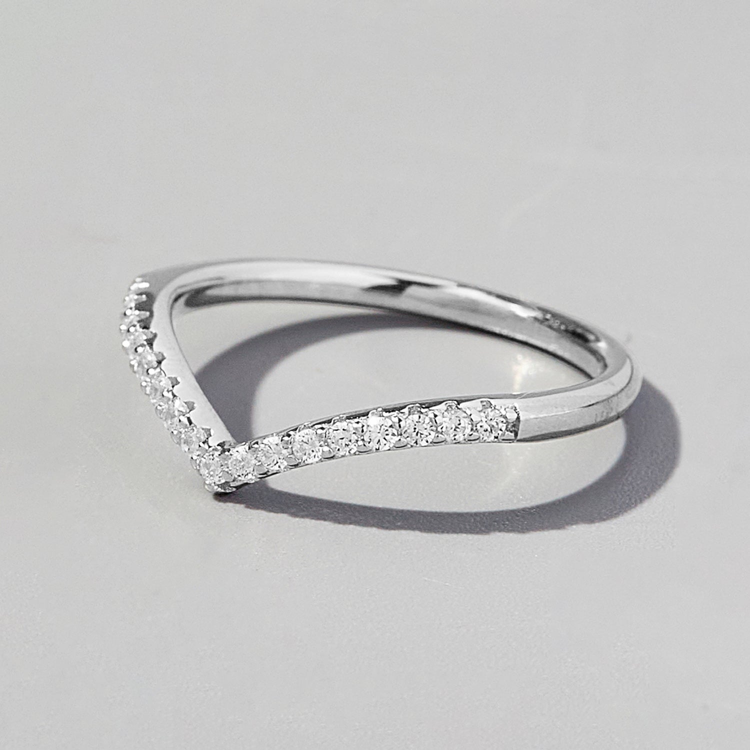 V Shape Inlaid Zircon 925 Sterling Silver Ring Silver 8055f3bc-02ba-48ce-adcf-87a77f0af8bf-Max Trendsi