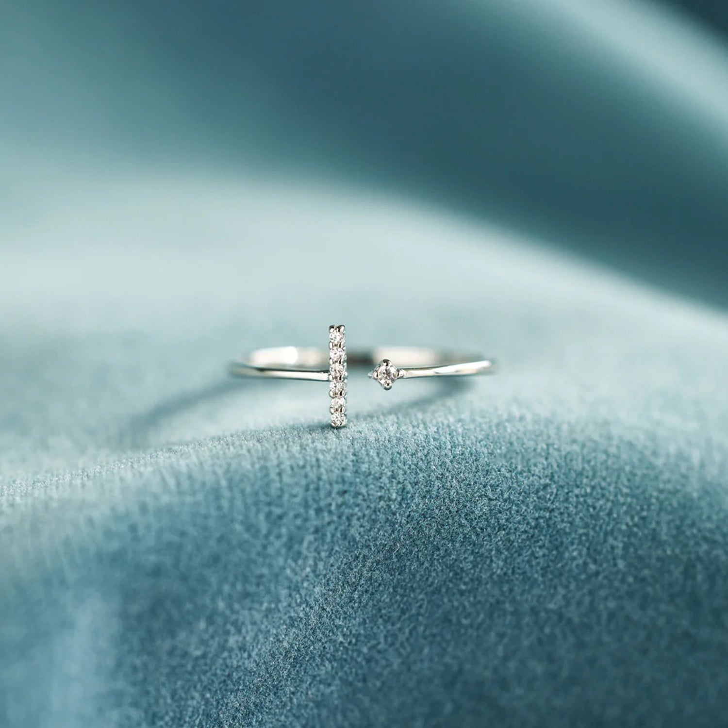 T Shape Inlaid Zircon 925 Sterling Silver Open Ring 832c3bc6-aa26-4559-9253-0dd7038d3c35-Max Trendsi