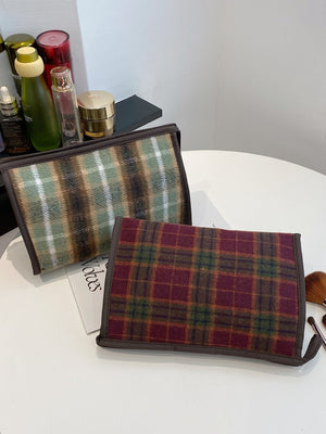 Contrast Plaid Clutch with Zipper 83d27ac0-e5e7-4ad6-b944-a6085fa00284-Max Trendsi