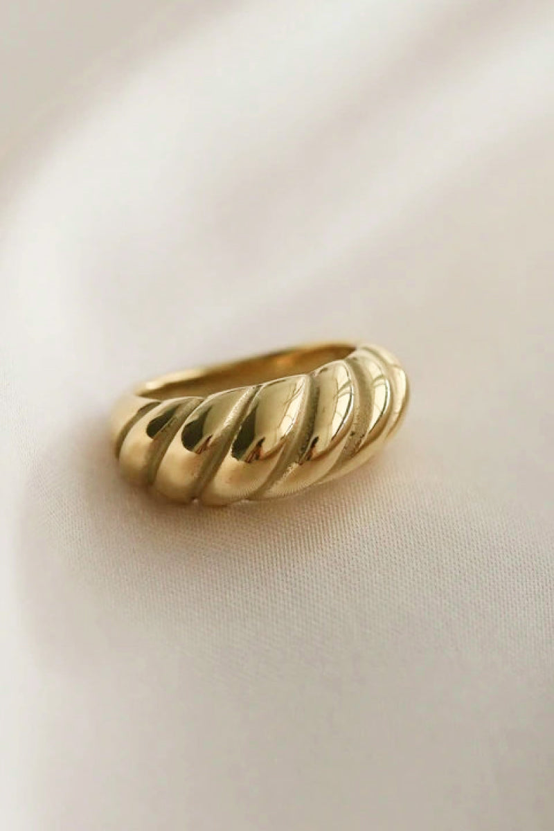 Gold Twisted Ring Gold 83d45a0a5a7f41e9847323e0110c6776 Trendsi