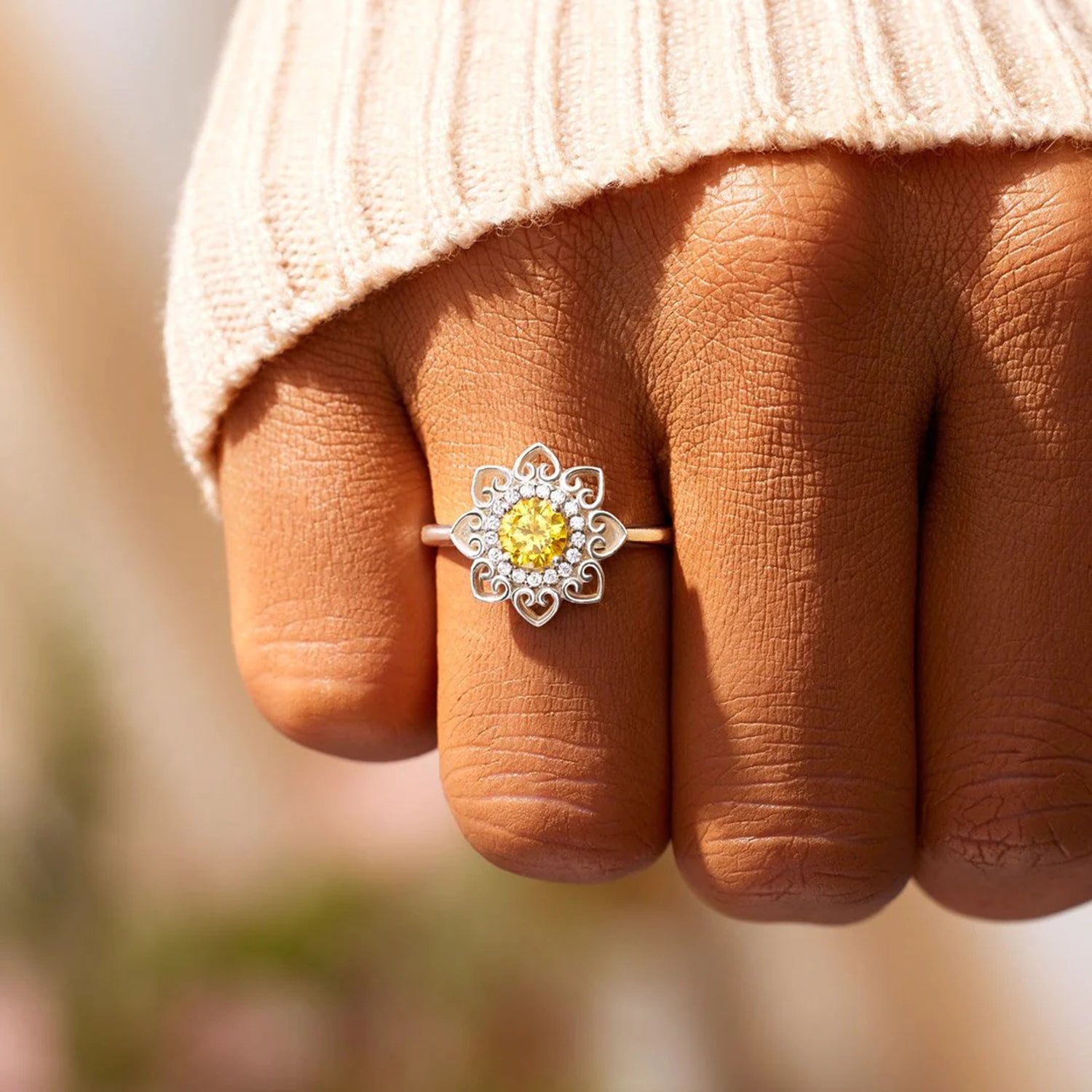 Flower Shape Zircon Platinum-Plated 925 Sterling Silver Ring 847a0149-a77f-4dda-9ca6-464418db86d6-Max Trendsi